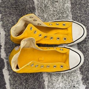 Yellow women’s converse